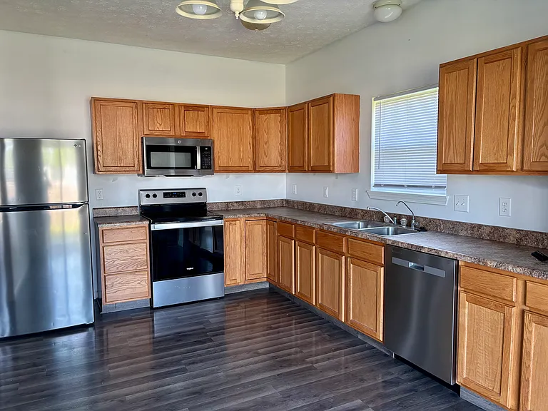 3046 Goddard Ct — Photo 8