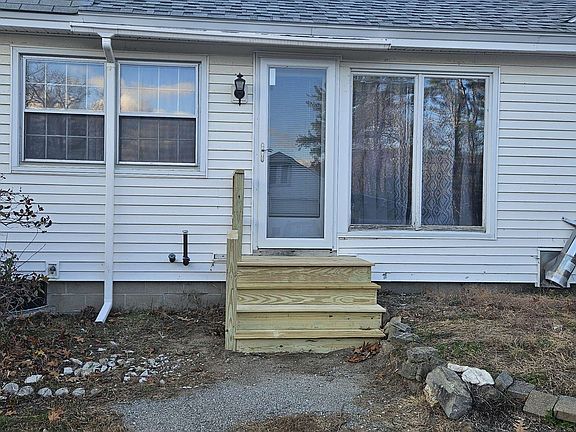 3rd image of 284 Summer St #1