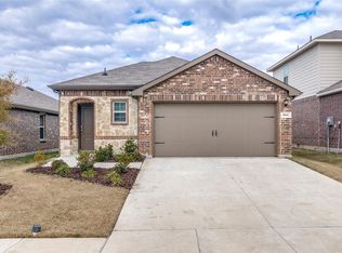 911 Hay Loft Ln, Royse City, TX 75189