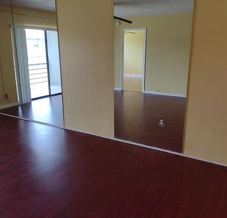 4th image of 7401 NW 85th St APT 204