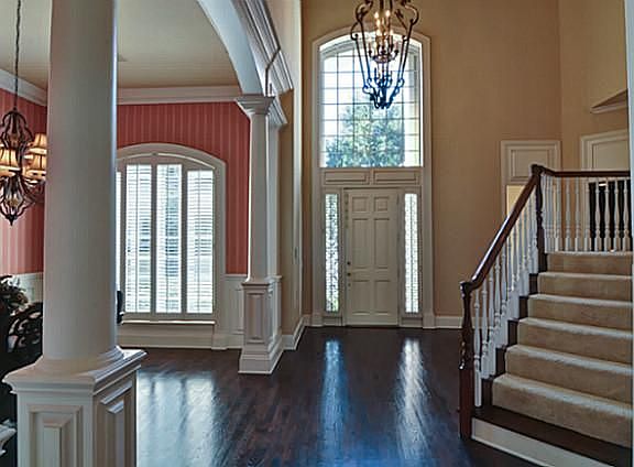 3rd image of 13 Woodcreek Ln