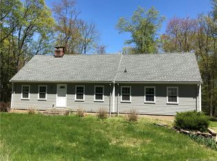 28 Latimer Ln, Simsbury, CT 06070