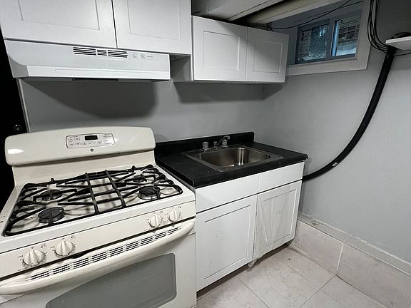 3rd image of 160 Amackassin Ter Floor 2