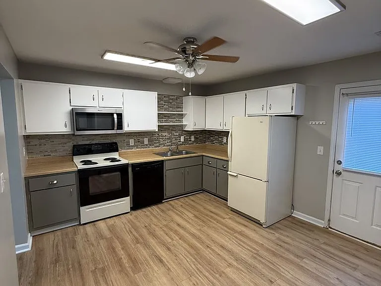 159 Anderson Ln — Photo 5