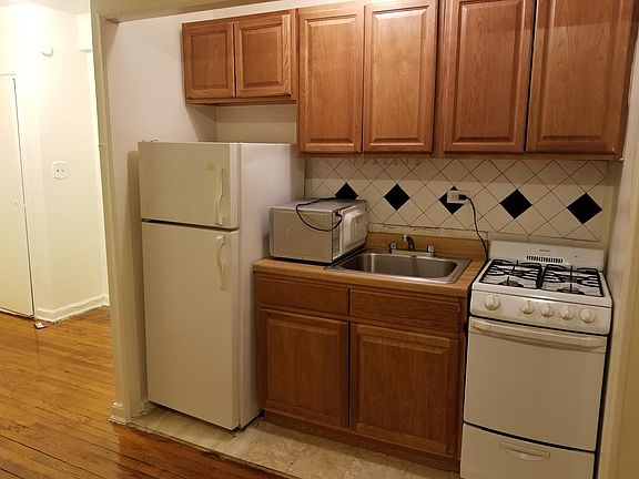 5th image of 2241 Holland Ave APT 5C