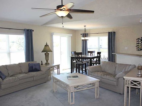 5th image of 943 Nature Lake Cir