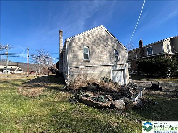 5th image of 3749 Mountain View Dr