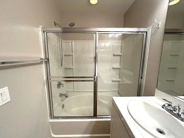 820 Harbor Cliff Way #260 — Photo 25