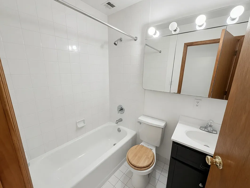 1425 York Avenue #1A in Lenox Hill, Manhattan | StreetEasy