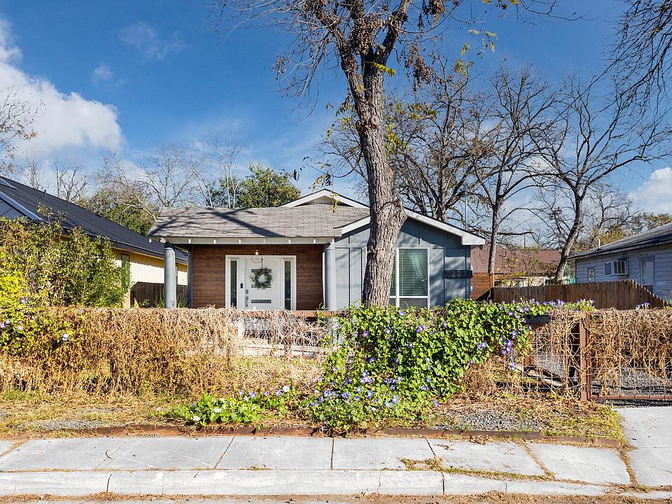 1st image of 227 E Baylor