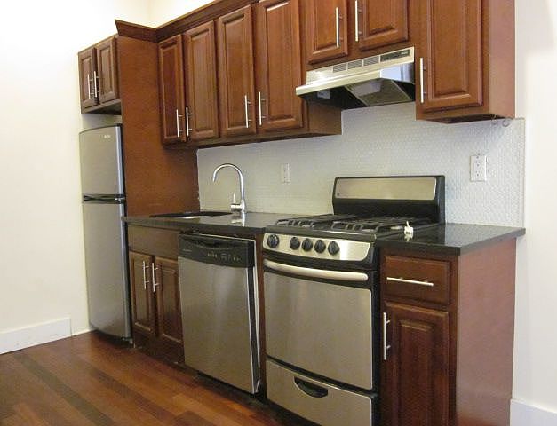 1st image of 149 Wilson Ave APT 4R