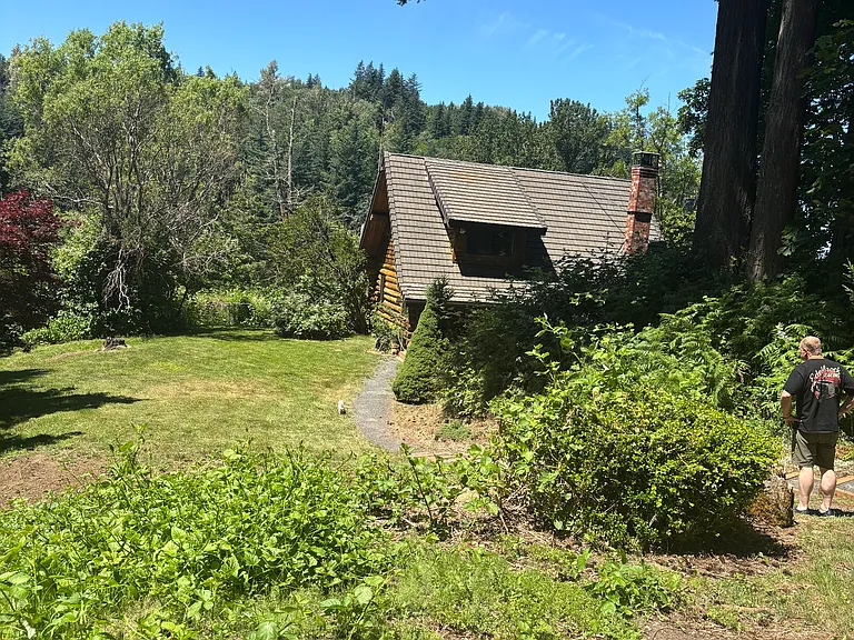NE Chamberlain Rd — Photo 1