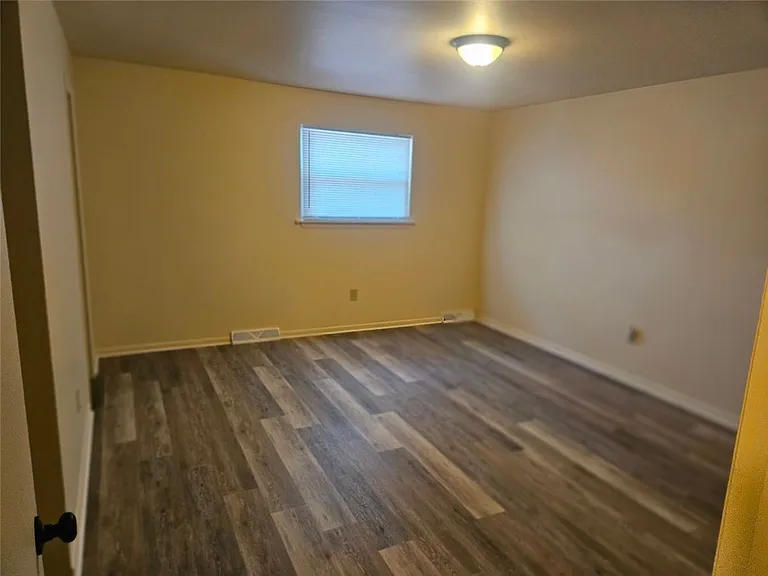 909 Chapel Rd #8 — Photo 7