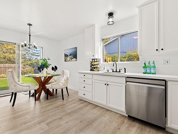 4th image of 921 Crinella Drive