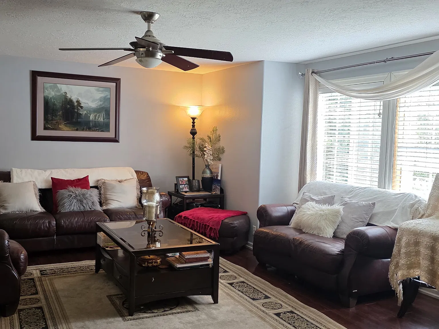 3 bed, 1400 sqft, $2,350 — Photo 4