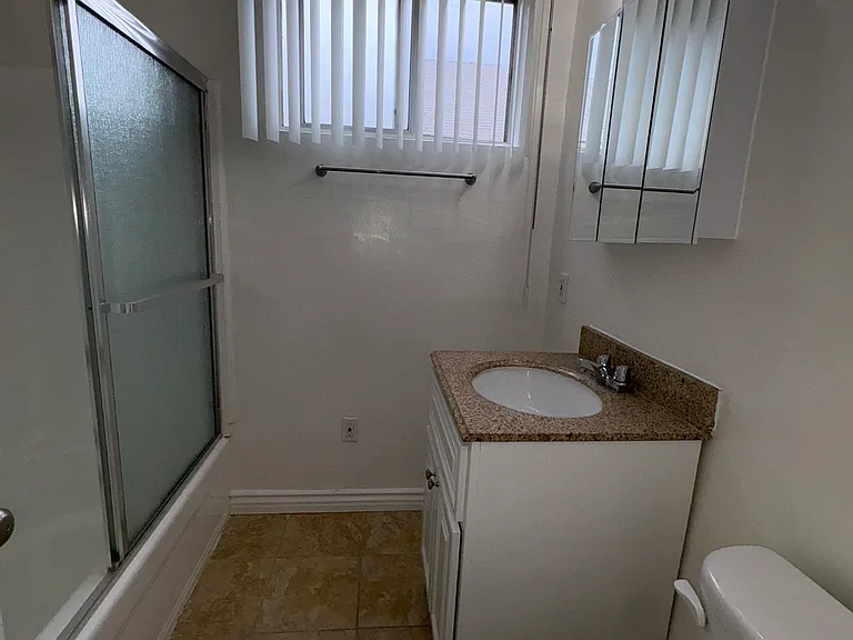 1376 N. Serrano Avenue — Photo 30