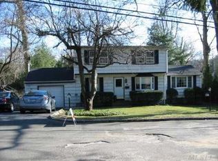 39 E Slope Rd, Bayville, NY 11709