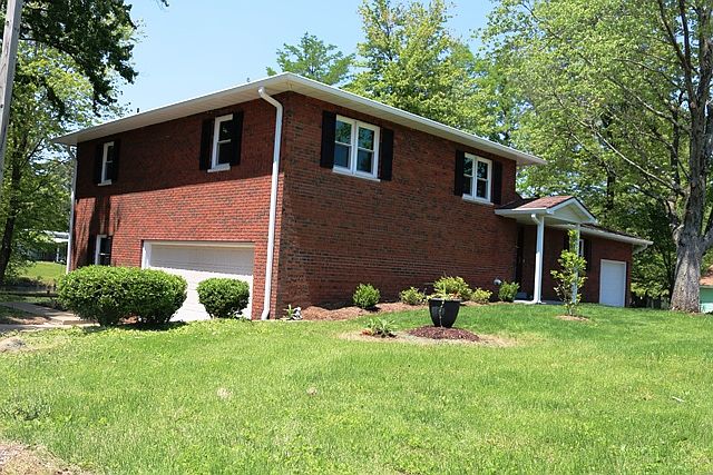 1st image of 10094 N Westlake Ln