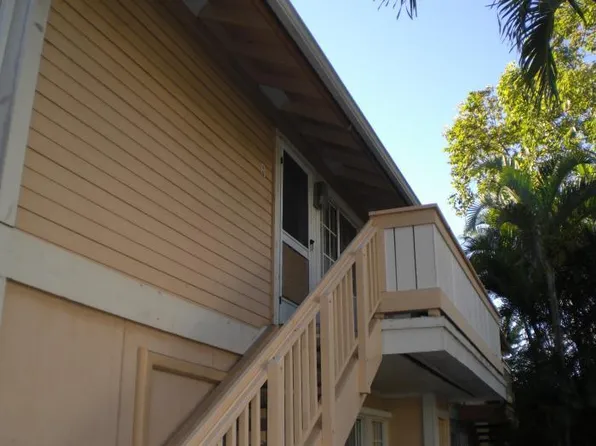 393 Mananai Pl APT R, Honolulu, HI 96818