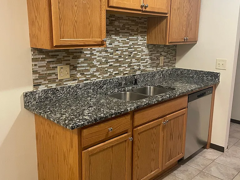 Pinecrest Apartments — Photo 8