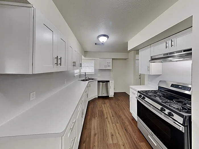 2405 Avenue G — Photo 9