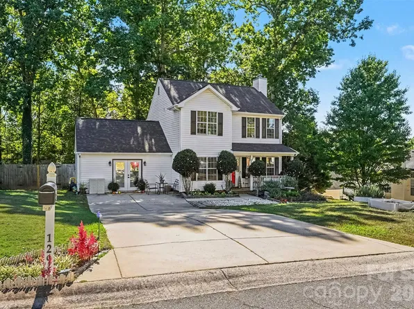 129 Shade Tree Cir, Fort Mill, SC 29715