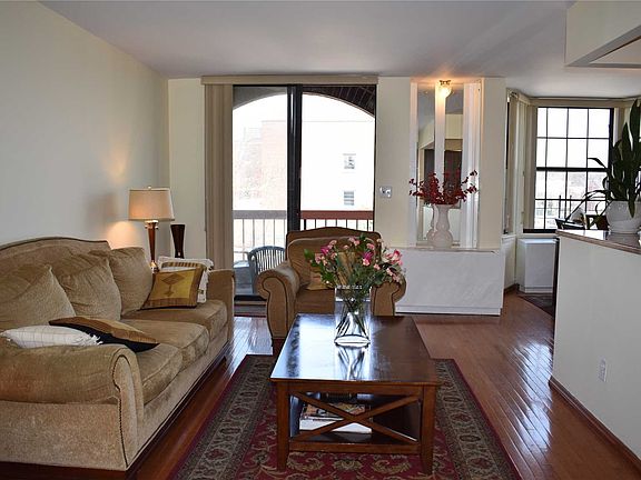4th image of 16316 71st Ave #181