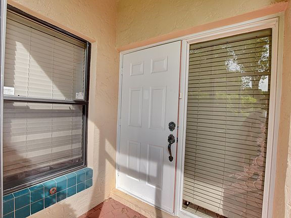 5th image of 22667 Meridiana Dr