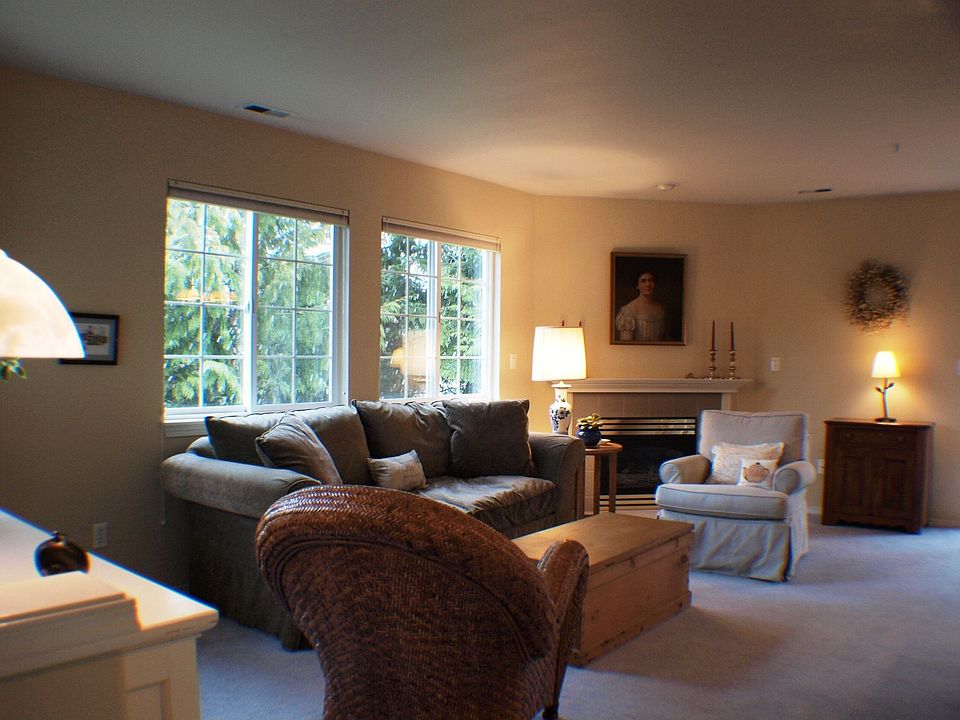 2nd image of 4802 Nassau Ave NE APT 21