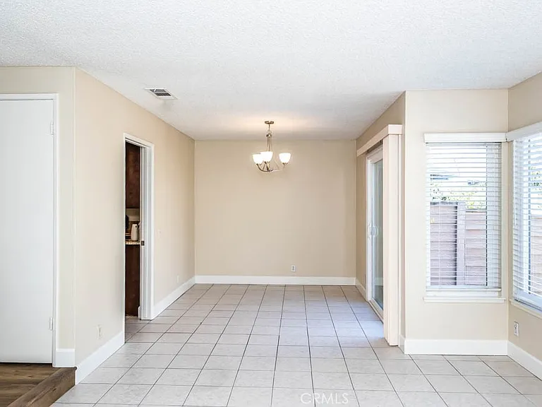 21 Ashbrook #102 — Photo 14