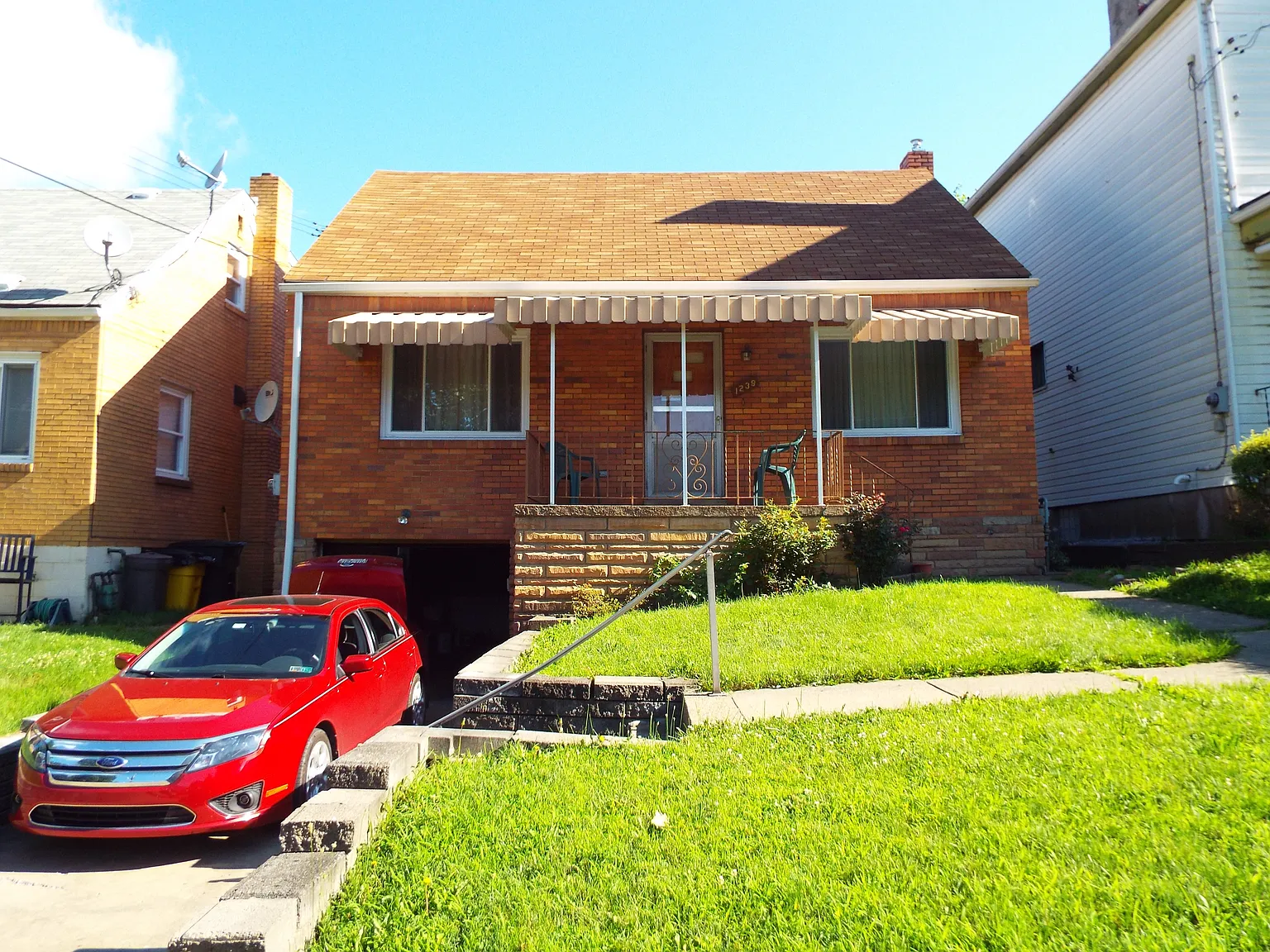 1239 Goodman St photo 1