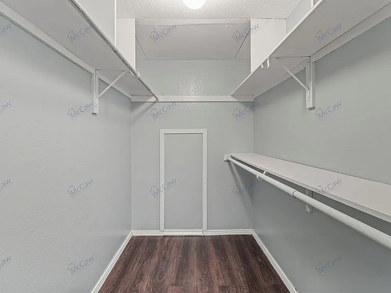 2101 Park Willow Ln #B — Photo 12