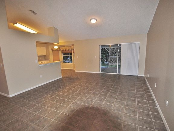 5th image of 810 Elm Forest Dr