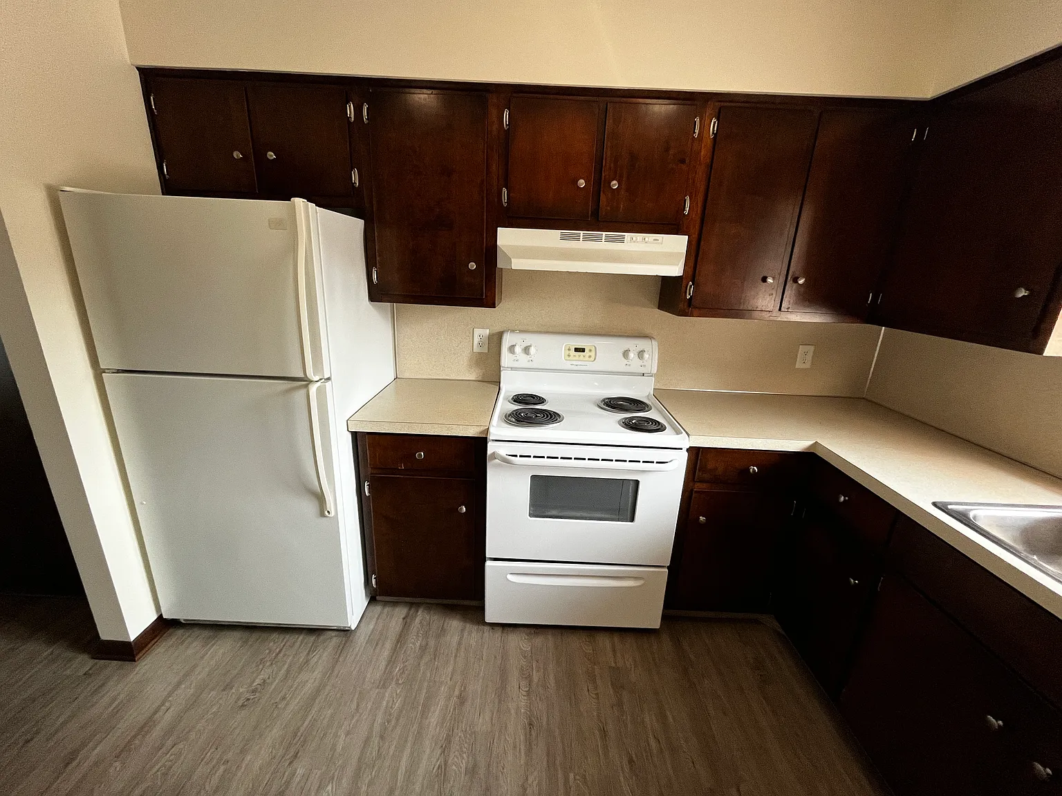 2 bed, 1025 sqft, $1,348 — Photo 4