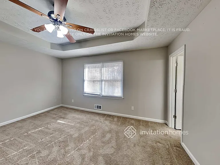 300 E Country Woods Dr — Photo 8