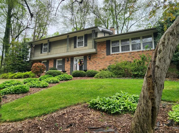 104 Woodside Dr, Bristol, TN 37620