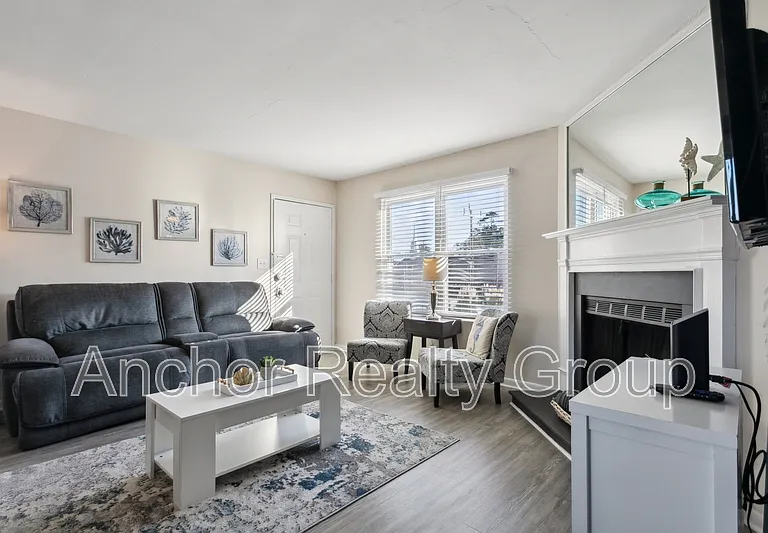 910 Mediterranean Ave #201 — Photo 3