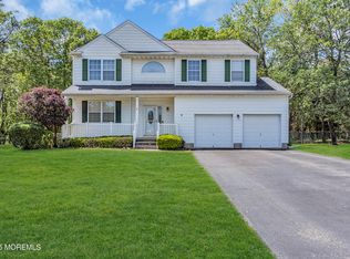 1 Overlook Ct, Manchester, NJ 08759