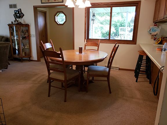 5th image of 437 Sunset Dr