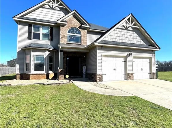 4 Moss Oak Dr, Fort Mitchell, AL 36856