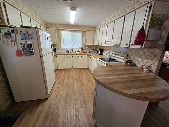 5th image of 104 Rigi Slope