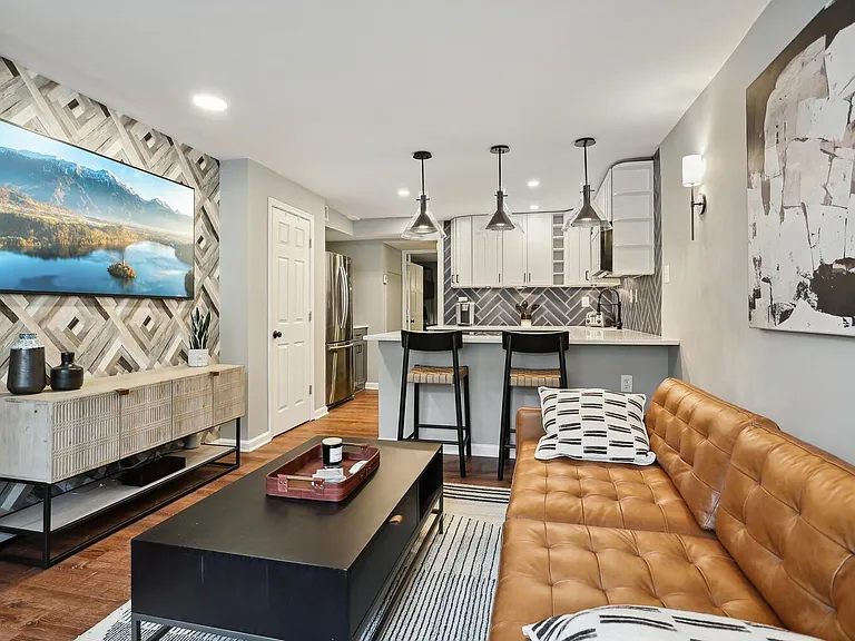 1712 Corcoran St NW #2 — Photo 4