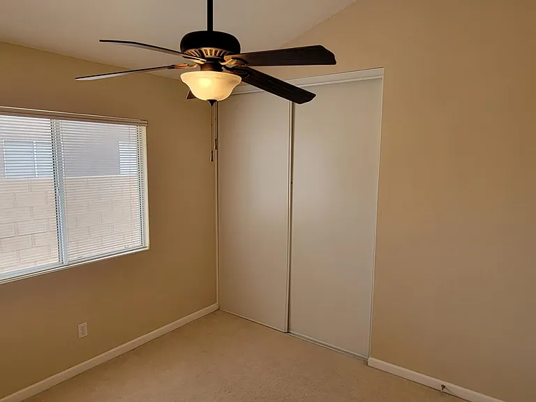 3143 Mariposa Ave — Photo 12