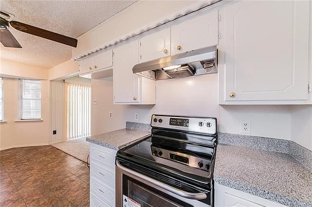 1st image of 301 Julie Dr
