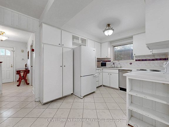 5th image of 534 Deloraine Ave S