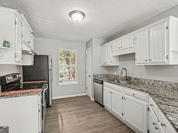 5th image of 103 Honey Ln