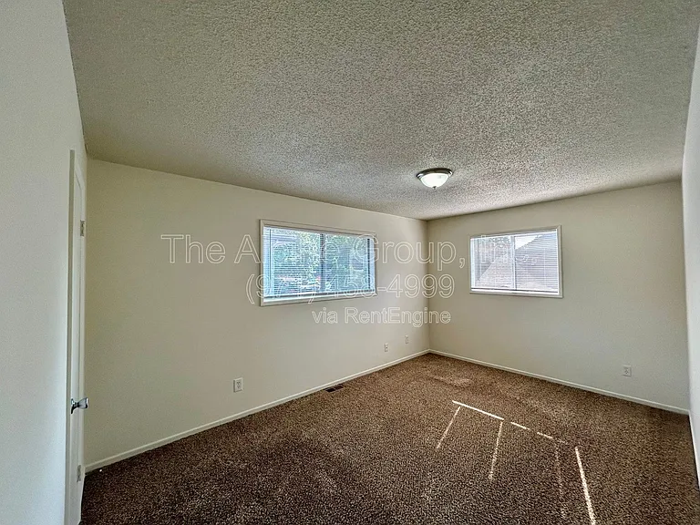 6041 SW Valley Ave — Photo 14