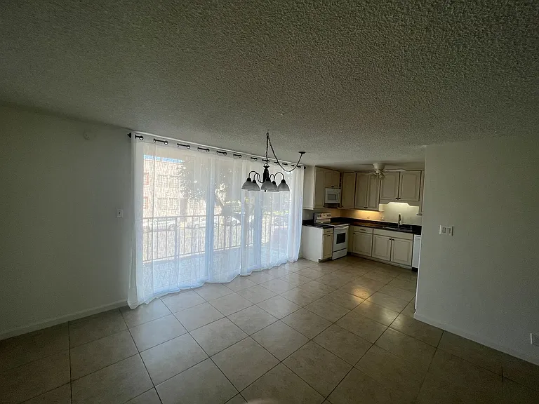 545 Chestnut Ave #101 — Photo 4
