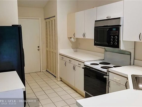 3rd image of 7255 Le Chalet Blvd #7255