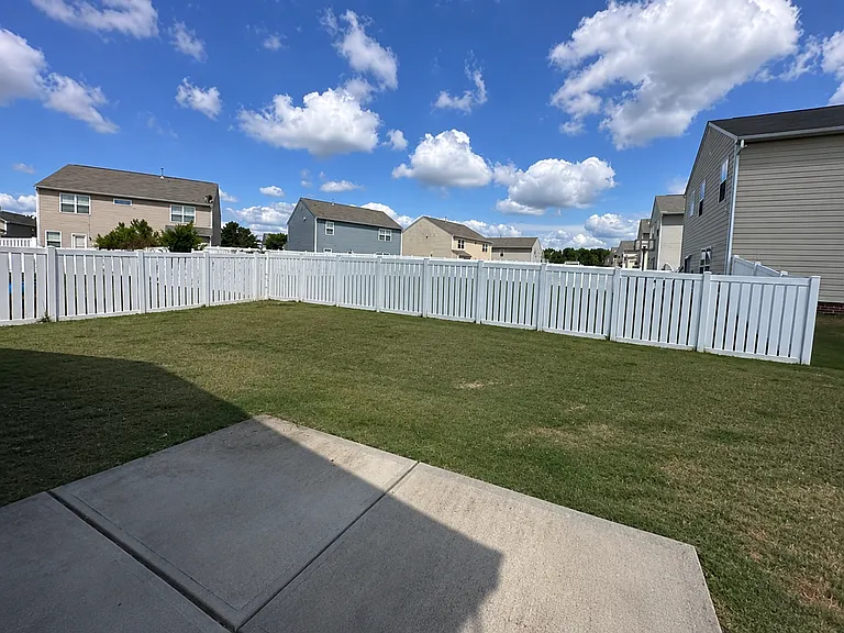 1009 Farm Pond Rd — Photo 16